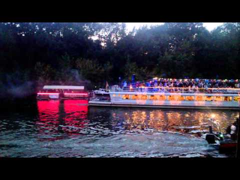 Laternenfest in Halle - Party Boot - Party Dampfer auf der Saale