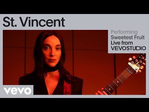 Videoclip de Sweetest Fruit — St. Vincent