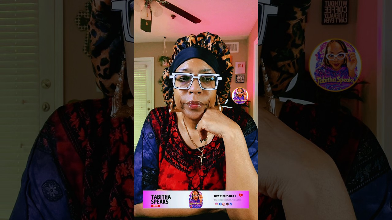 Did Trump’s Advisor Steven Bannon “Wet/Pee” His Pants??!!