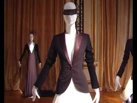 MODACI DİLEK HANİF 2010-2011 MODELLERİNİ PARİS'TE TANITTI:.wmv