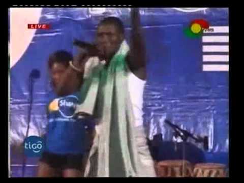 Eduwoji Performs at the Tigo Festival Train