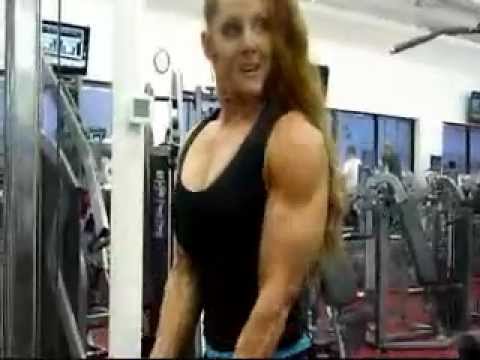 LINDSAY MULINAZZI www.FitnessInferno.com HEAVY BICEP TRAINING & HUGE BICEP FLEXING