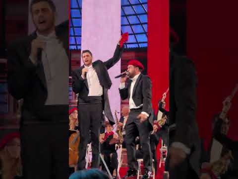 Videoclip de La goffa Lolita (Live) — Les Enfoirés