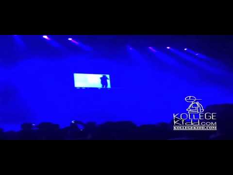 Drake Performs King Louie's 'Live and Die In Chicago' and Spenzo's 'Wife Er'