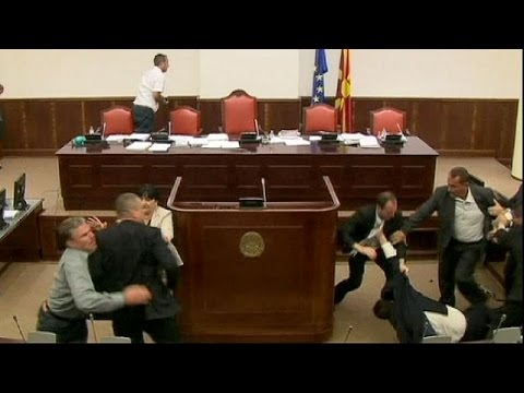 Schlägerei im mazedonischen Parlament