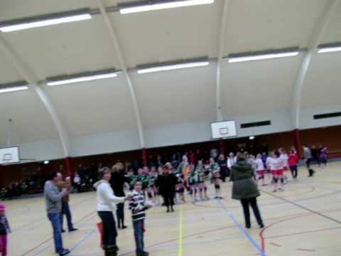 VOC C1   feliciteren na afloop kampioenswedstijd 2009