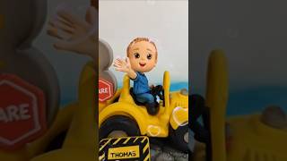 Tratorzinho de biscuit em obra!  #biscuit