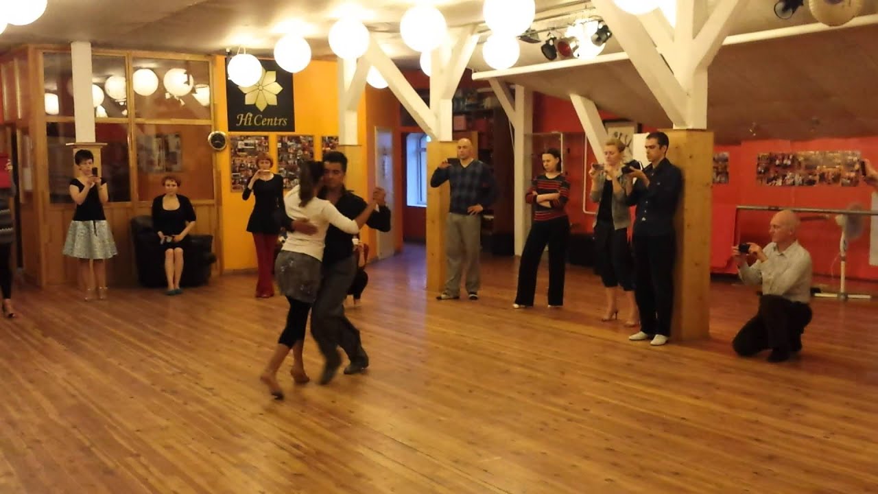 Sebastián Achaval and Roxana Suarez - Dynamics, argentine tango lesson (2014 Riga Tango Fiesta, LV)
