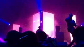 Vince Staples - Jump Off The Roof (Live at the III Points Festival on 10/7/2016)