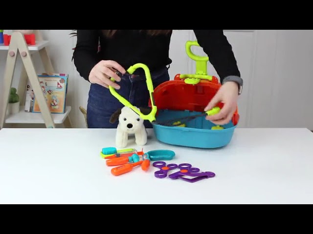 Vídeo relacionado con Battat - Juguete para Simular ser un Veterinario - Juego para el Cuidado del Perro - Peluche y transportín - Set de Veterinario para niños - 2 años +