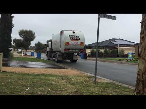 Garbage truck veolia