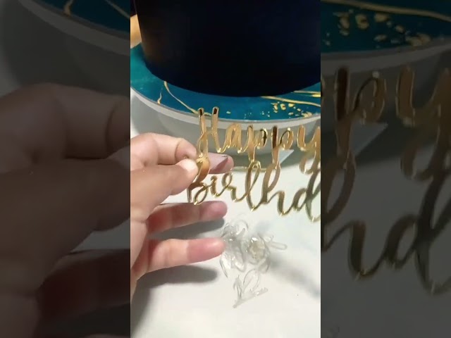 Vídeo relacionado con 2 piezas, Personalizado pastel topper con nombre y edad Decoración para tartas para niño y niña, Caligrafía, Feliz cumpleaños, Acrílico, Madera, Decoración de la mesa, de tarta, Ducha de bebés, Bodas