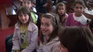 preview picture of video 'Conheça as Crianças que vão celebrar a 1ª Comunhao na Paróquia de Espinhel em 2013'