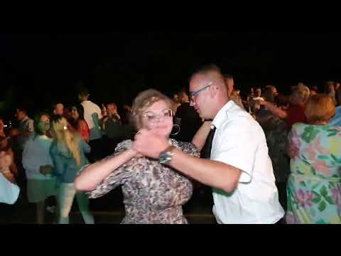 STOI GRUSZA W POLU  piękny walczyk Kapeli Jacka Bursy na potańcówce w Chronowie