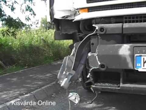 A baleset után megállás nélkül elhajtott a kamion - truck crash