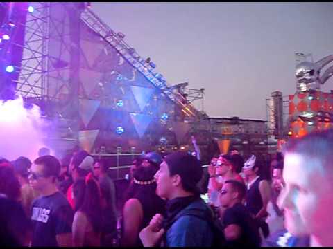 Q-DANCE @ EDC 2012 A*S*Y*S PART # 2