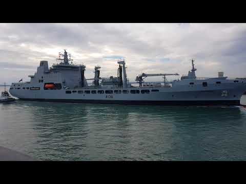RFA Tidespring entering Portsmouth harbour 16/11/2017