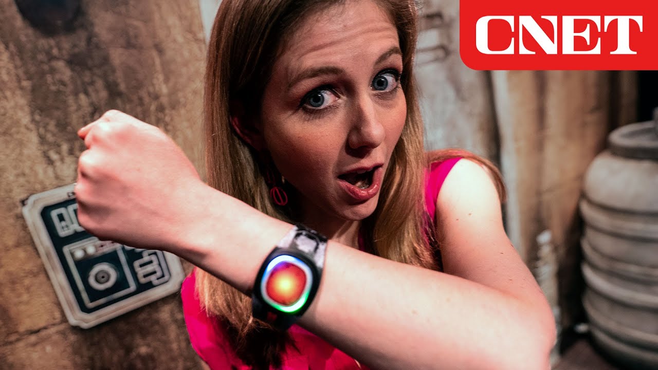 Hands On With Disney’s MagicBand Plus (Bounty Hunting at Galaxy’s Edge)
