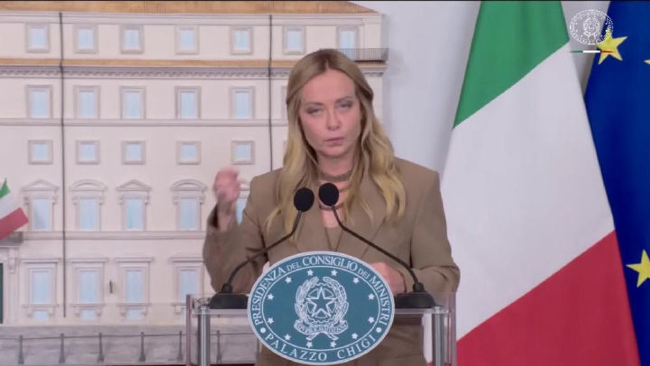 Premier belga De Wever in italiano: Grazie per l'accoglienza calorosa, anche "in senso letterale"