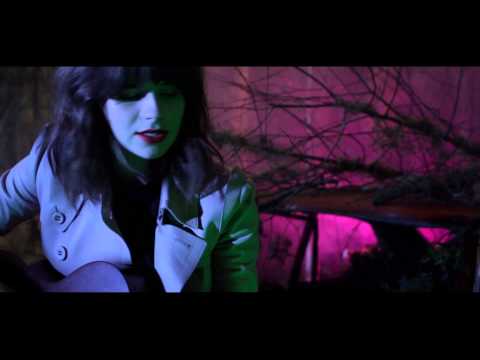 HUNGER TV: GABRIELLE APLIN - KEEP ON WALKING