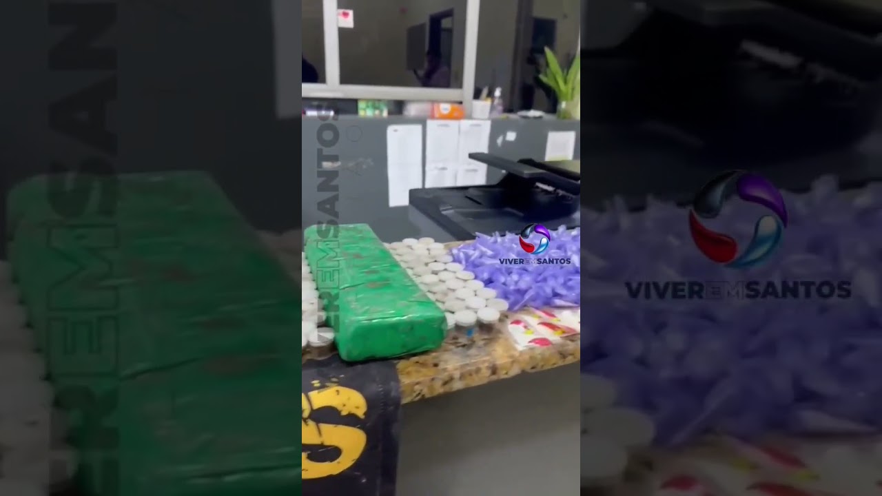 Polícia apreende mais de 20kg de drogas que estavam enterradas em área de mata de Cubatão.