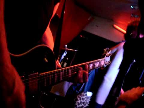 Sonic Farm - Go commando / Born to destroy - Snövit, Stockholm 2011