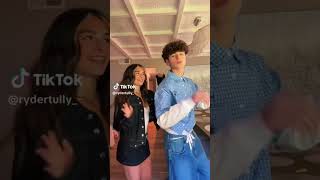 Download lagu The hand placement is crazy #ria #edit #justfriends mp3