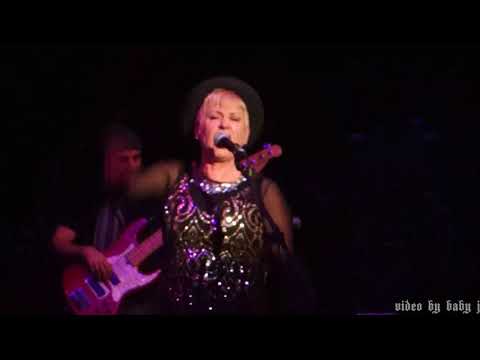 Hazel O'Connor-(COVER PLUS) WE'RE ALL GROWN UP-Live-The Corby Cube-Eng-UK-29.11.17-Breaking Glass