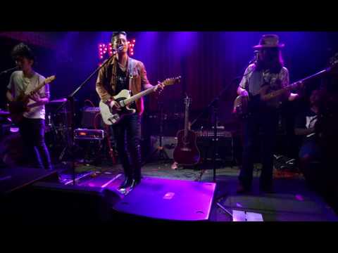 รอ - Pae Arak And The Pisat Band