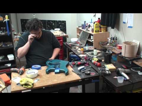 Repaint with automotive rattle cans: US Fender Strat - part 1