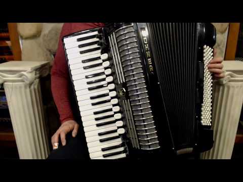 2891 - Black Hohner Soloist Free Bass Piano Accordion LMMH $1999