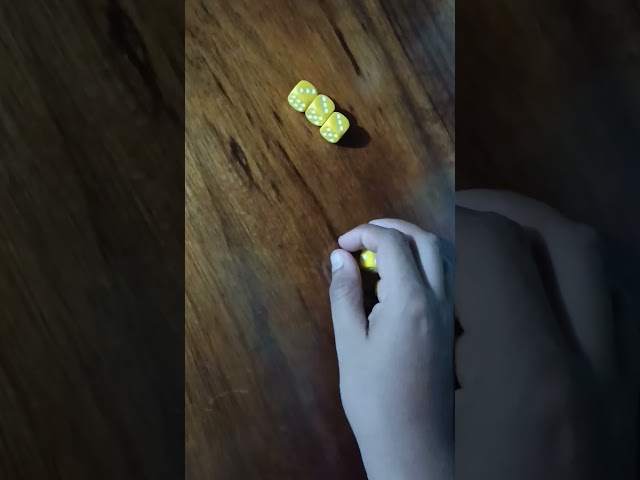 Vídeo relacionado con LOGOPLAY Tock para 4 o 6 Jugadores - Juego de Mesa con Cartas - Juego de Mesa de Madera con Tablero Plegable Amarillo, Rojo