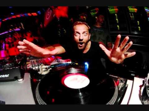 Sven Väth - 5 hours live @ Trinity Amnesia in Milano (30.06.06) Part II.wmv