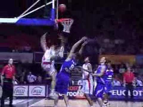 40 13-11-07 Ulebgame BCO-Dynamo Moscow - Fout op Van Rossom.