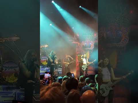 DragonForce singer Marc Hudson arguing on stage with rude fans, refusing to finish the set in Riga