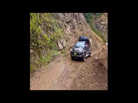 Derrumbe interrumpe importante ruta en Pasco y Provías toma medidas // Noticias.lat