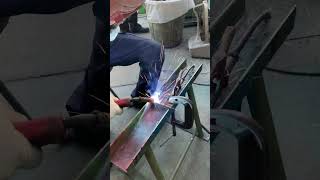 パナソニック 半自動溶接機 YD180R-5の動画サムネイル