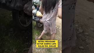 Download lagu funny moment when the vegetable seller saw the cute mothers ‼️‼️ #lol #funny #cute #cute #makemak... mp3