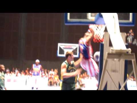 Harlem Globetrotters Alley-oop