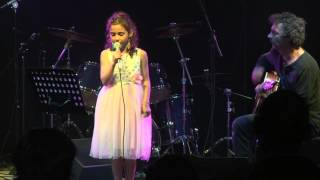 Mélina au concert de Tambour battant Etretat juin 2015