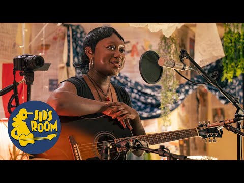 earth 2 tiffany | Full UNCUT Performance (Live in Sid's Room)