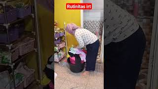 Download lagu BERSIH BERSIH RUMAH!!#shorts#bersihbersihrumah#cleaningmotivation#beresberesrumah#cleanwithme#viral mp3