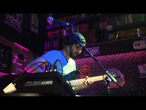 Muris Varajic - Junk Medley 2 Live @ Lazino Tele (Novi Sad, Serbia), 30.7.2014.
