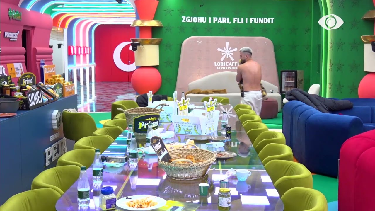 Gjesti këndon dhe kërcen në Living