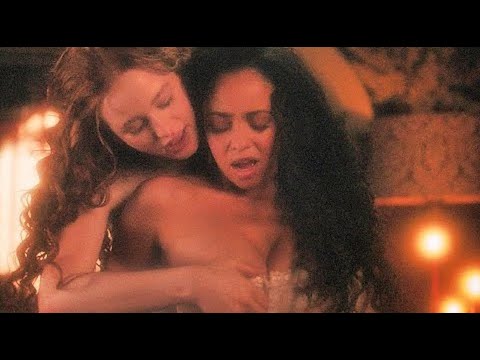 Riverdale 6x22 / Kissing Scene — Abigail and Thomasina (Madelaine Petsch and Vanessa Morgan)