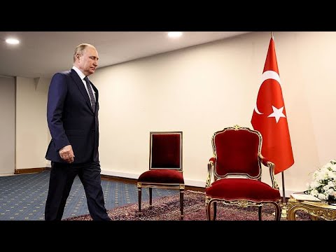 شاهد بوتين "المتململ" يبقى في انتظار أردوغان قبيل محادثات في طهران