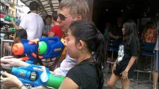 Download lagu Thai New Year - Bangkok mp3