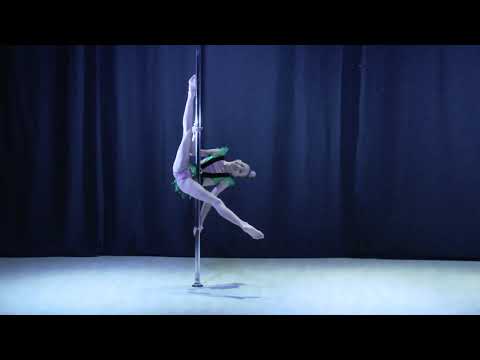 Female Arts Studio   Sophie Under 12