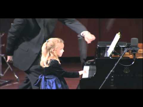 Skye Malone - First Piano Performance