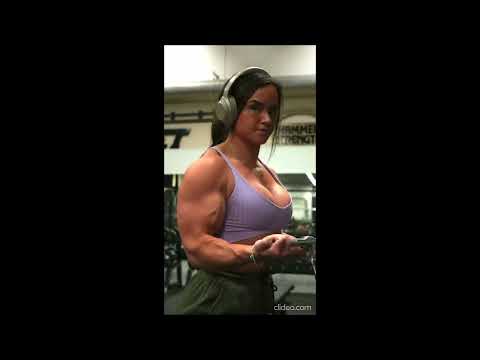 Melinda Lindmark │ Training Big Biceps #shorts